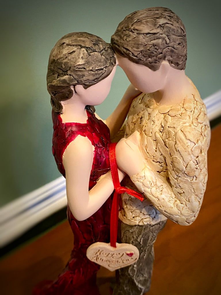 Happy Anniversary Figure