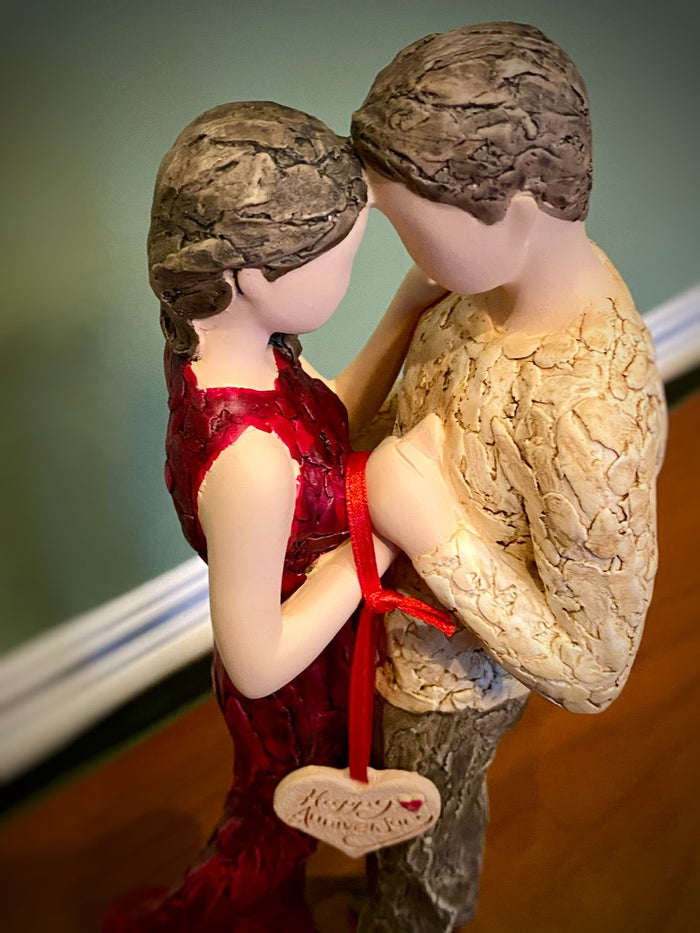 Happy Anniversary Figure